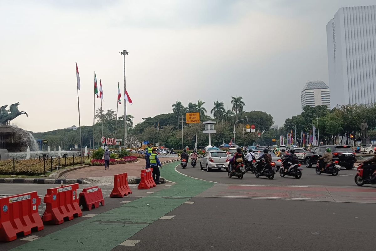Imbas Demo Buruh, Lalin Kawasan Patung Kuda Arah Istana Dialihkan