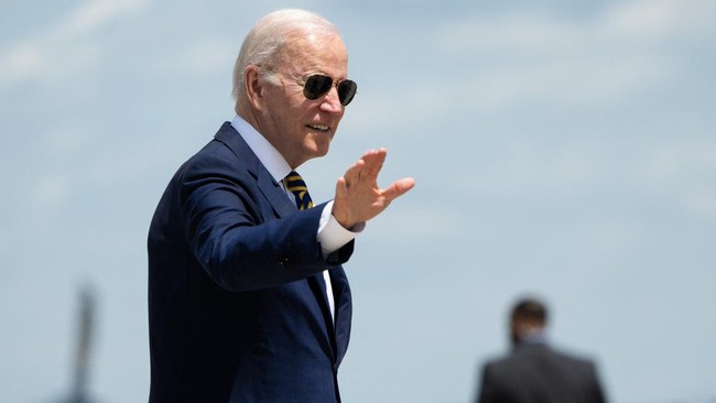 Langkah Bersejarah: Biden Mundur, Kamala Harris Maju di Pilpres 2024