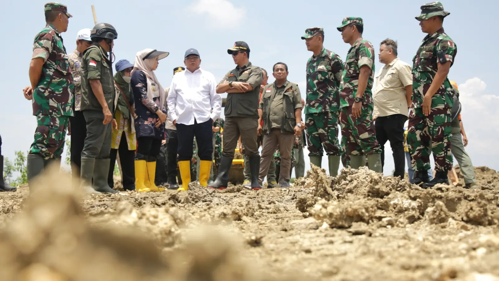 Kolaborasi TNI dan BNPB Untuk Program Penanggulangan Kekeringan di Nagekeo