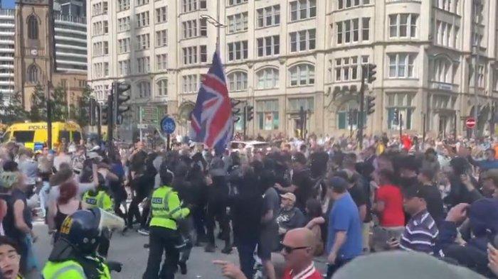 Kerusuhan Anti Muslim Mulai Pecah Di Inggris