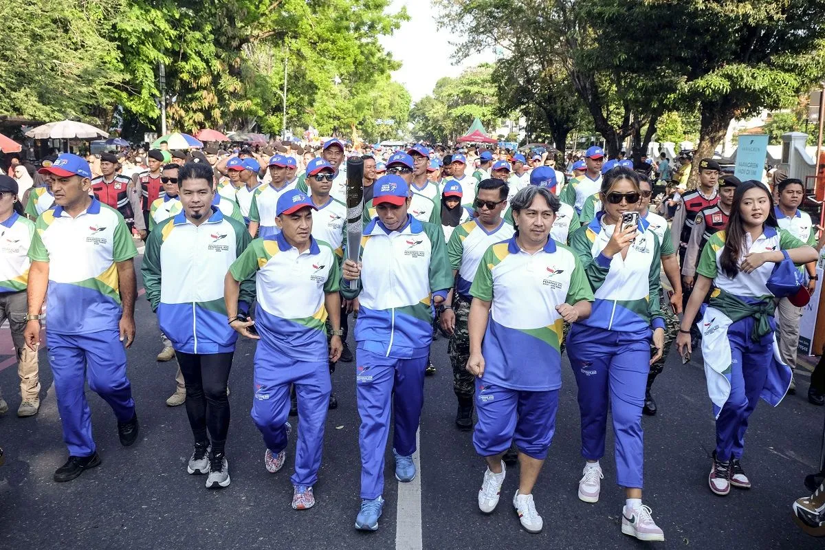 Selebritas Tanah Air Dukung Semangat Kesetaraan di Pawai Obor Peparnas XVII