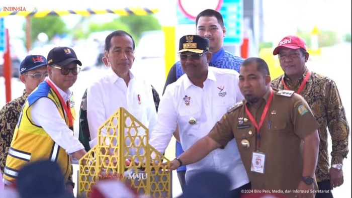 Resmikan 4 Seksi Tol Aceh Telan Biaya Rp 13,5 T, Presiden Bahas Tol Trans Sumatera 2.998 Km