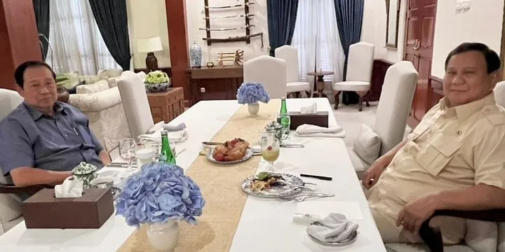 Prabowo Kunjungi  SBY Di Cikeas