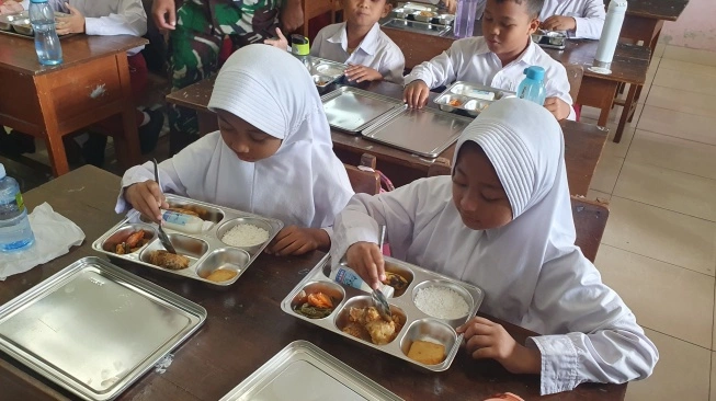 Makan Bergizi Gratis: Menyasar 15 Juta Penerima Manfaat pada 2025, Evaluasi Menu Dimulai