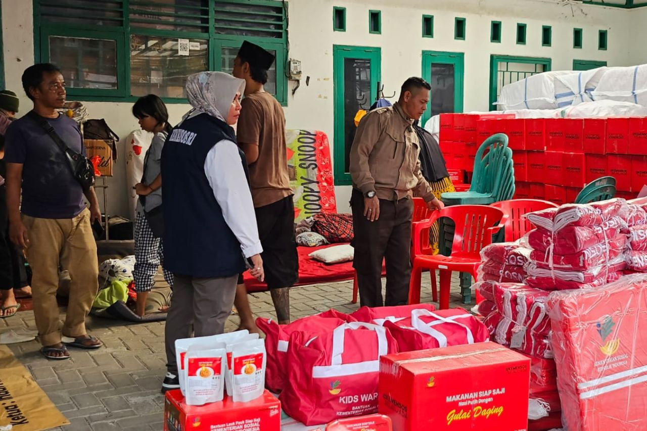 Kemensos Salurkan Bantuan Sosial untuk Warga Terdampak Banjir di Kabupaten Bogor