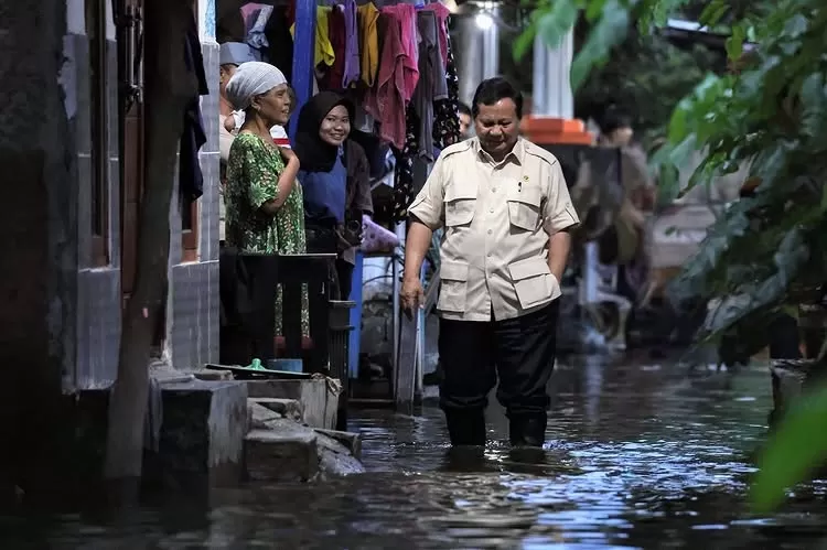 Presiden Prabowo Tinjau Kondisi Warga Terdampak Banjir di Bekasi