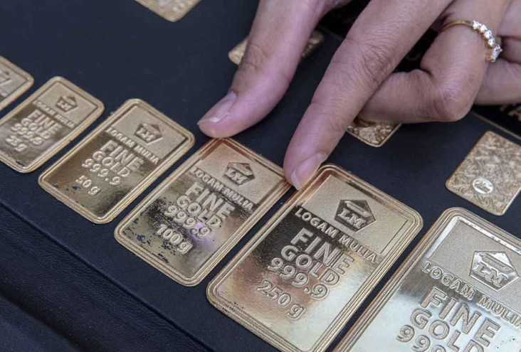 Harga Emas Antam Hari Ini Tertahan di Rp1.896.000 per Gram, Buyback Turun Tipis
