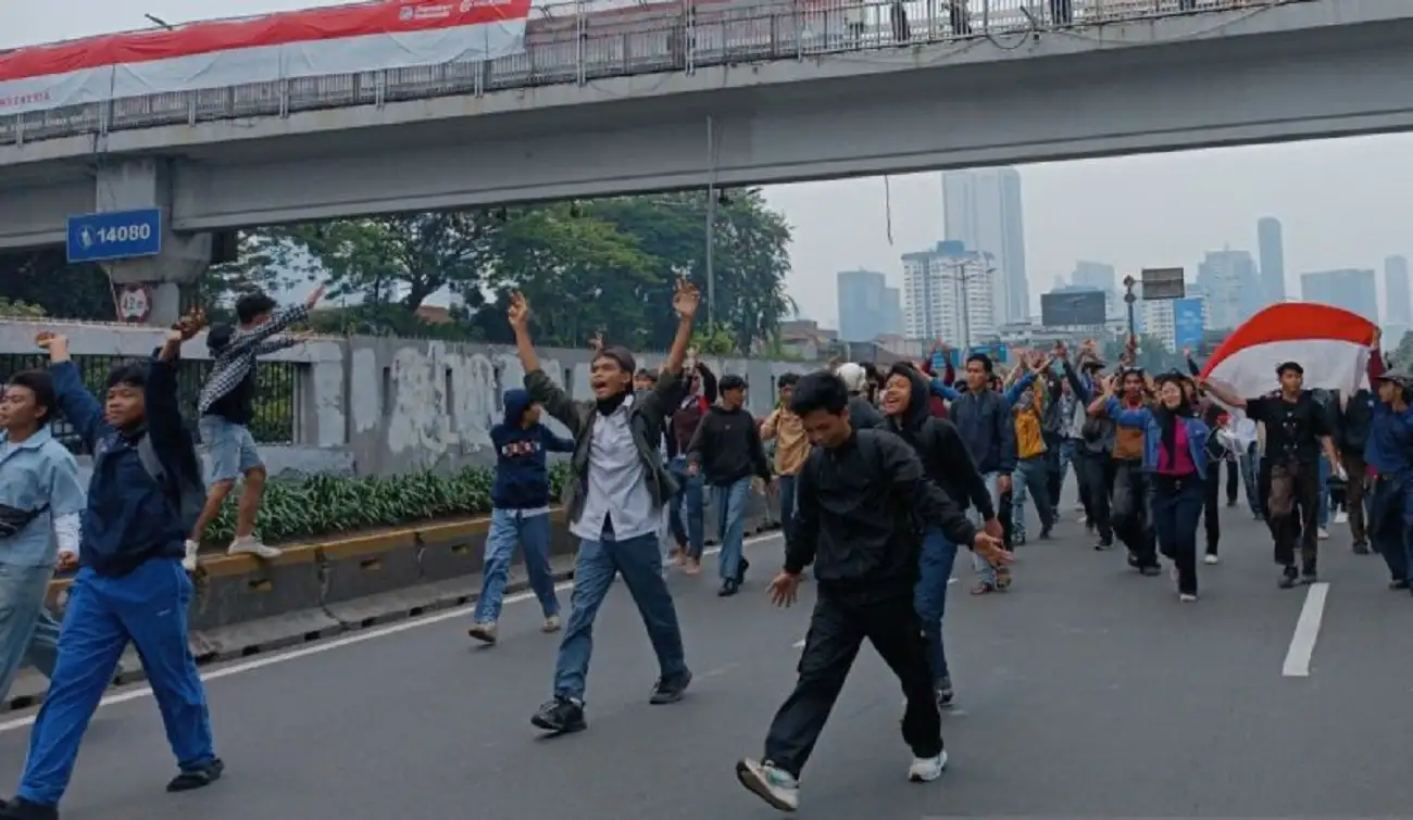 Pelajar SMA Ikut Ricuh di DPR, Polisi: Terprovokasi Ajakan Medsos