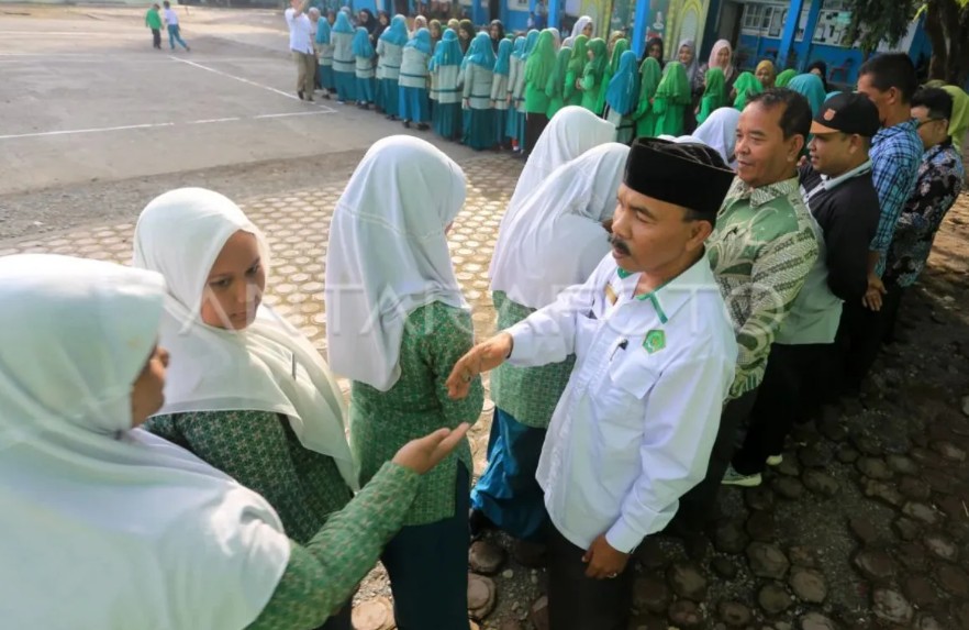 Kemenag Usulkan Kenaikan Insentif Guru Honorer Non-Sertifikasi Menjadi Rp400 Ribu
