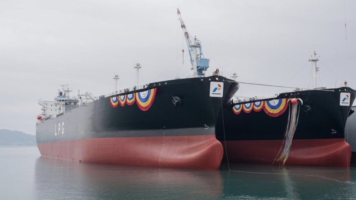 2 Kapal Minyak Pertamina Tertahan di Selat Hormuz, Bahlil Pastikan Pasokan BBM Indonesia Aman