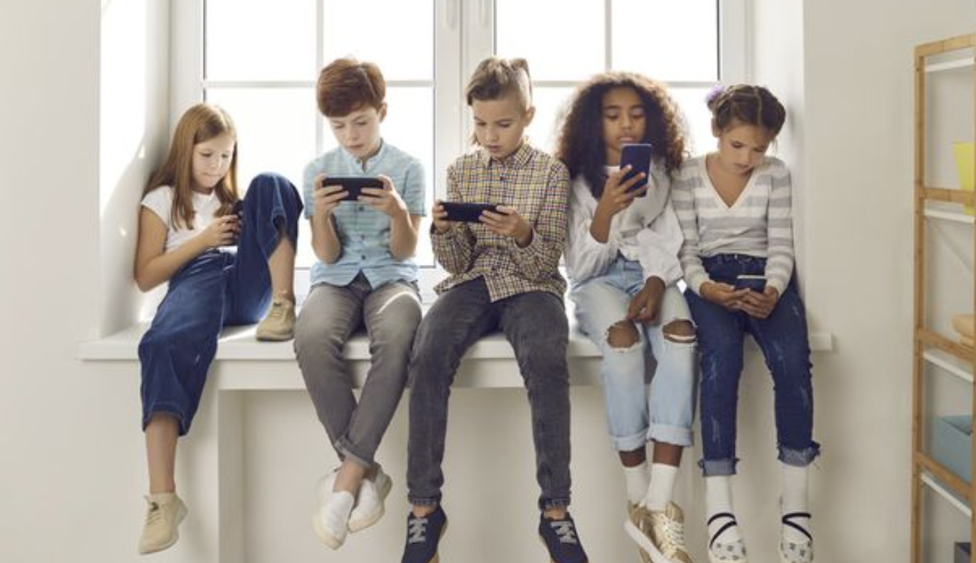 Orang Tua Sambut Positif PP TUNAS untuk Perlindungan Anak di Internet