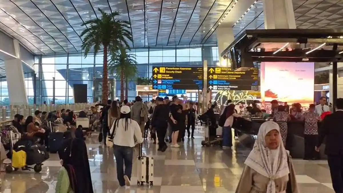 Selain Atap Terminal 3 Jebol, 31 Penerbangan Terkena Dampak Cuaca Buruk di Bandara Soekarno-Hatta