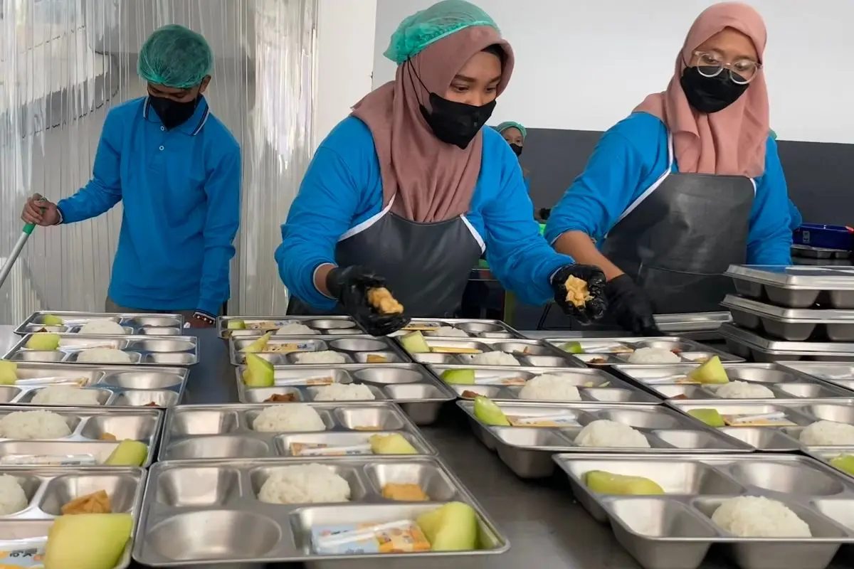 Pemerintah Ubah Skema Makan Bergizi Gratis Hanya untuk Hari Sekolah