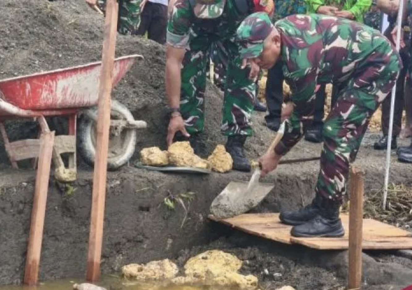 TNI Bangun Infrastruktur di Papua Tengah, Jembatan Garuda Jadi Penopang Ekonomi Warga