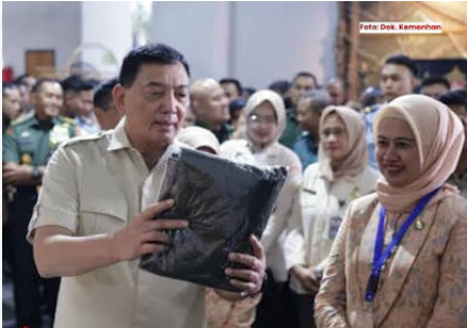Menhan Tegaskan Kadet Perempuan Unhan Boleh Kenakan Hijab