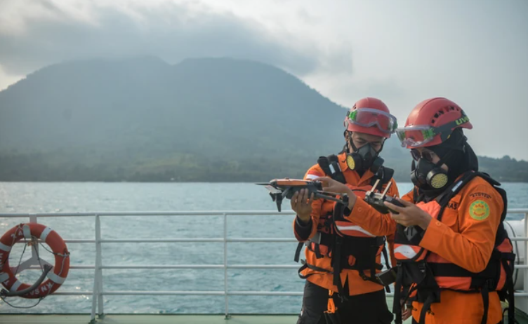 Hari Kedua, SAR Perluas Pencarian Delapan Orang Hilang di Selat Sunda