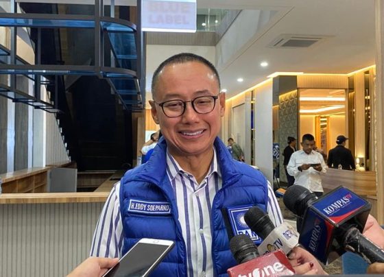 Sekretaris Jenderal Partai Amanat Nasional (PAN) Eddy Soeparno di kantor DPP PAN, Pasar Minggu, Jakarta Selatan, Kamis (13/4/2023). (KOMPAS.com/Fika Nurul Ulya)