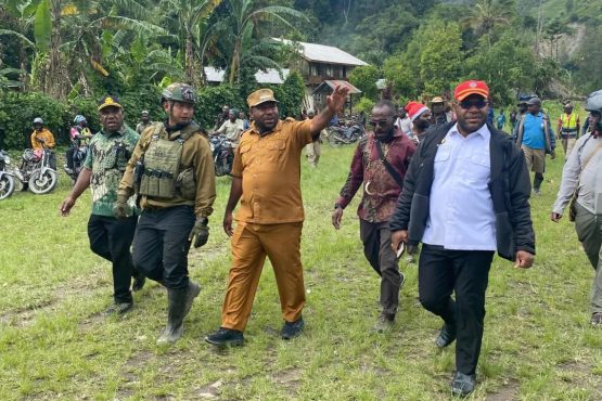 Dua OPM serahkan diri