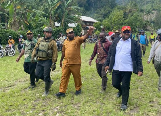 Dua OPM serahkan diri